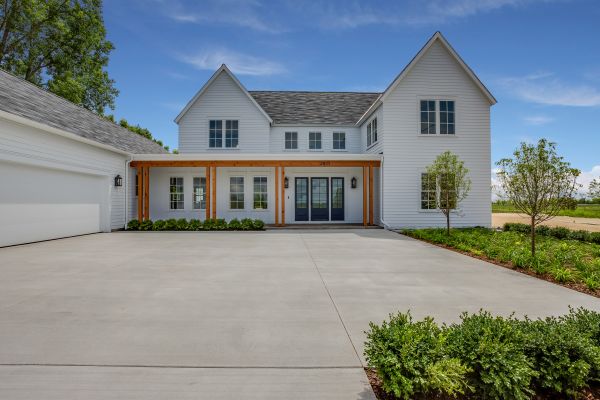 Concrete Driveway Service in Saint Charles