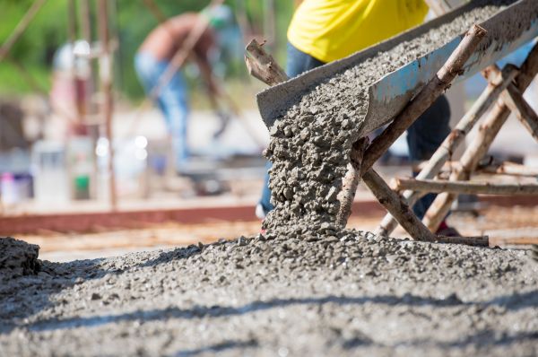 Backyard Concrete Pouring in Saint Charles